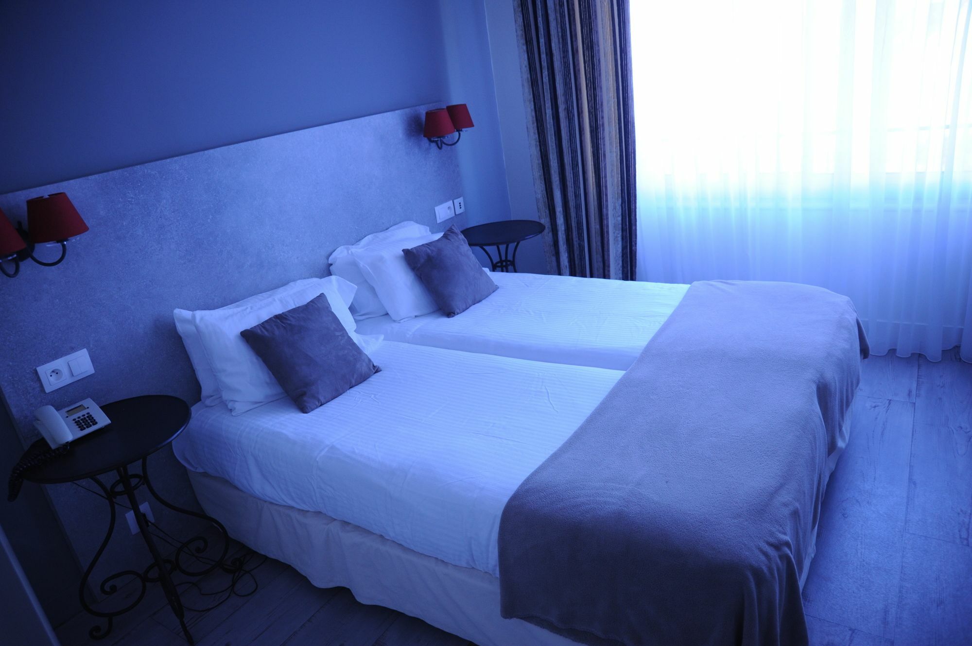 Hotel The Originals City, Armen Le Triton,